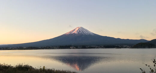 晩秋の逆さ富士