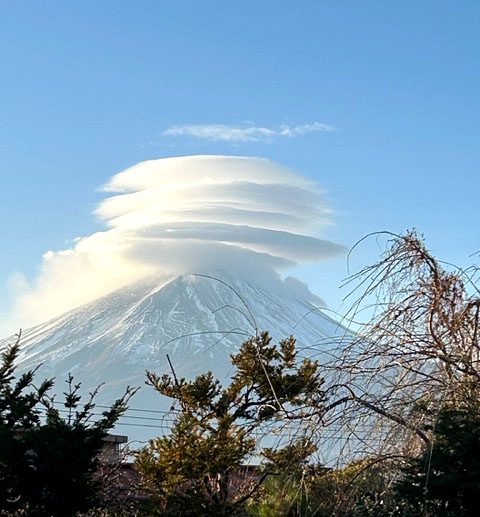 富士山と笠雲